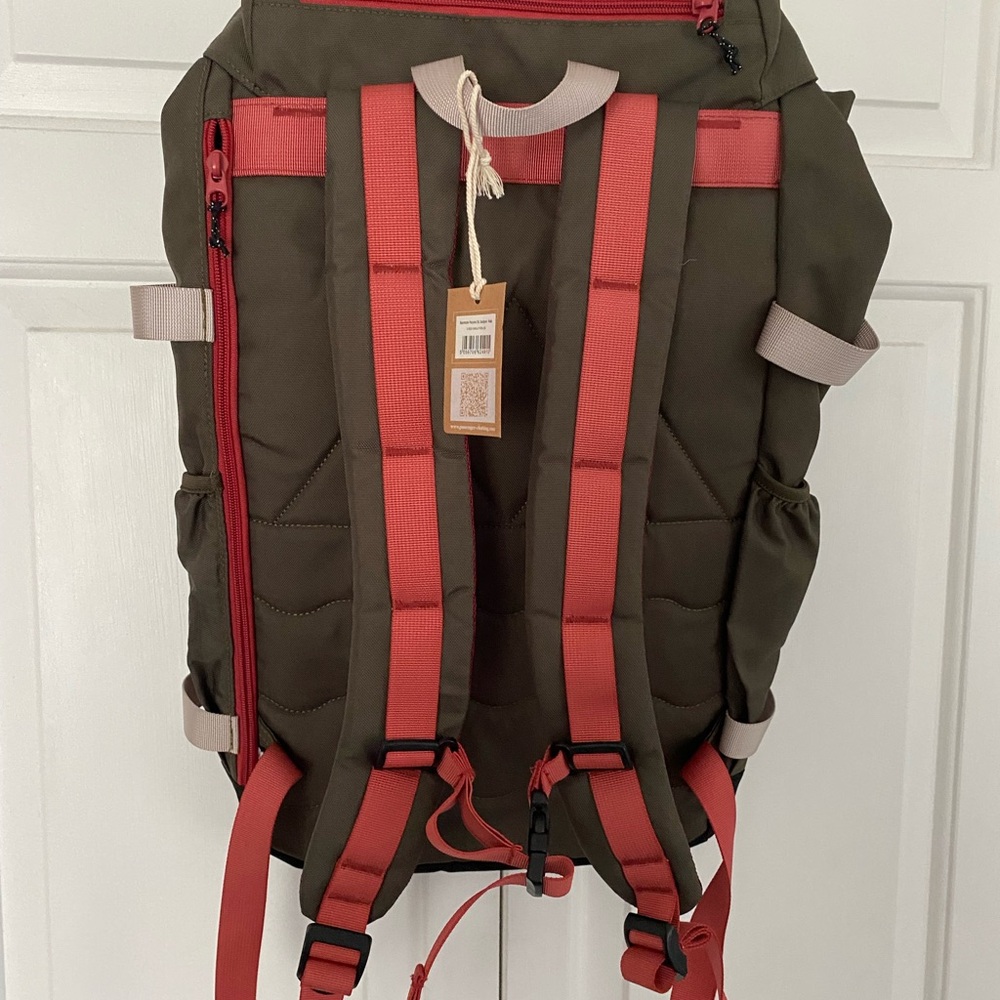 Passenger Boondocker Recycled 26L Backpack - Khaki - NWT - Picture 3 of 10